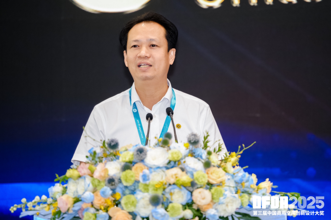 华盛家具集团荣获OFDA“商用空间家具至尊奖”、“商用空间设计年度推荐品牌”核心大奖 华盛家具集团荣获OFDA“商用空间家具至尊奖”、“商用空间设计年度推荐品牌”核心大奖